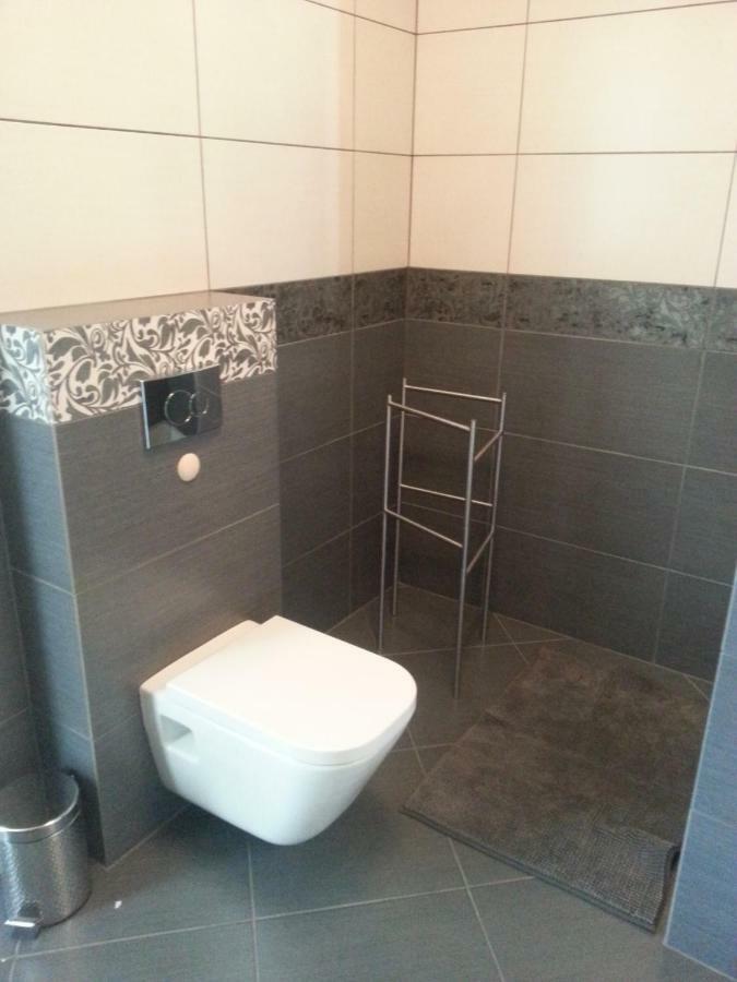 Strict Center Towarowa Apartman Poznań Kültér fotó