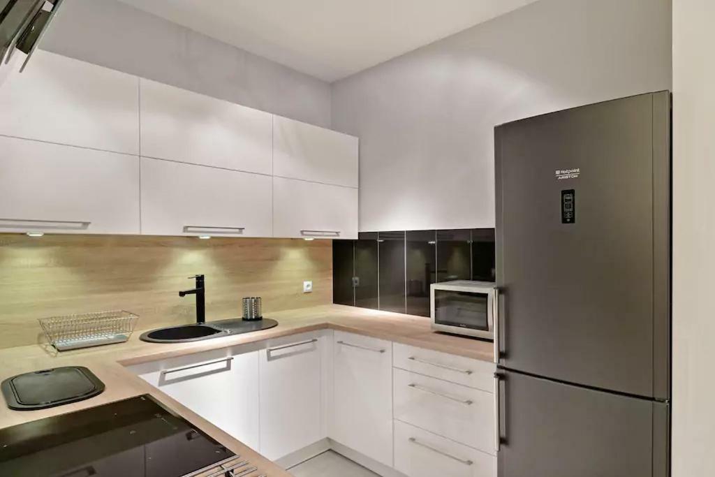 Strict Center Towarowa Apartman Poznań Kültér fotó
