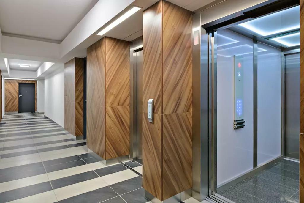 Strict Center Towarowa Apartman Poznań Kültér fotó